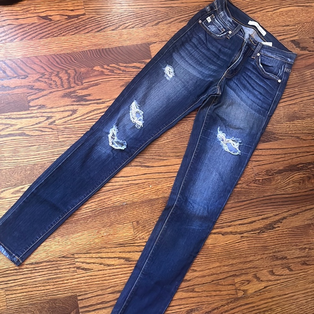 Gently worn KanCan distressed skinny jeans